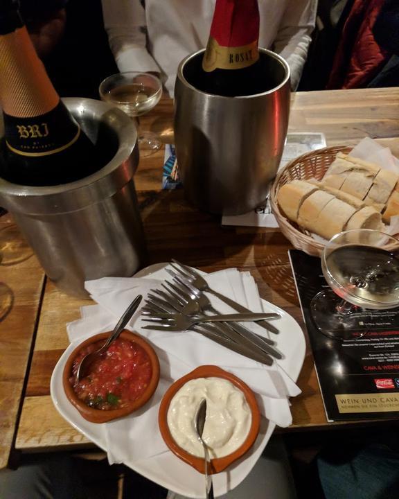 Tapas Bar La barra -cava y mas-